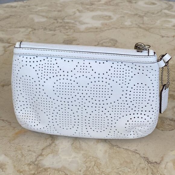 NWOT Coach White Laser Cut Leather Wristlet Wallet C-Monogram - Picture 3 of 12
